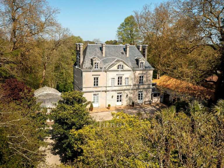 House Saint-Fiacre-sur-Maine - 8 bedrooms - 477m²