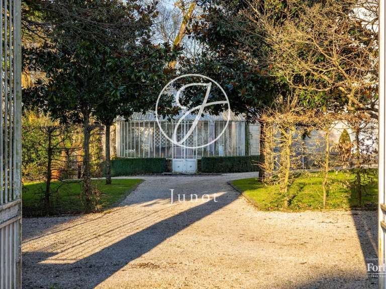 Maison Saint-Fiacre-sur-Maine - 8 chambres - 477m²