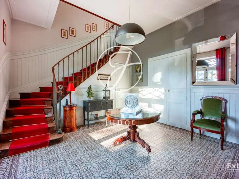 Maison Saint-Fiacre-sur-Maine - 8 chambres - 477m²