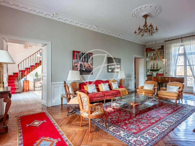 Maison Saint-Fiacre-sur-Maine - 8 chambres - 477m²