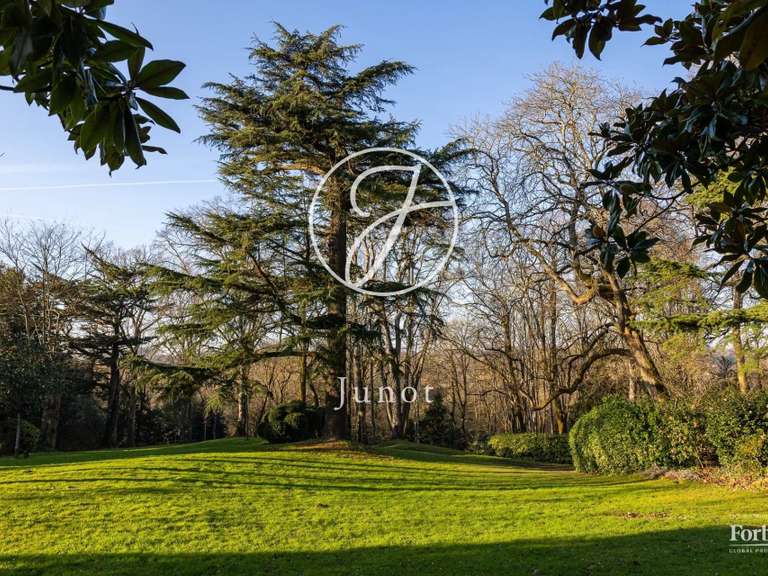 Maison Saint-Fiacre-sur-Maine - 8 chambres - 477m²