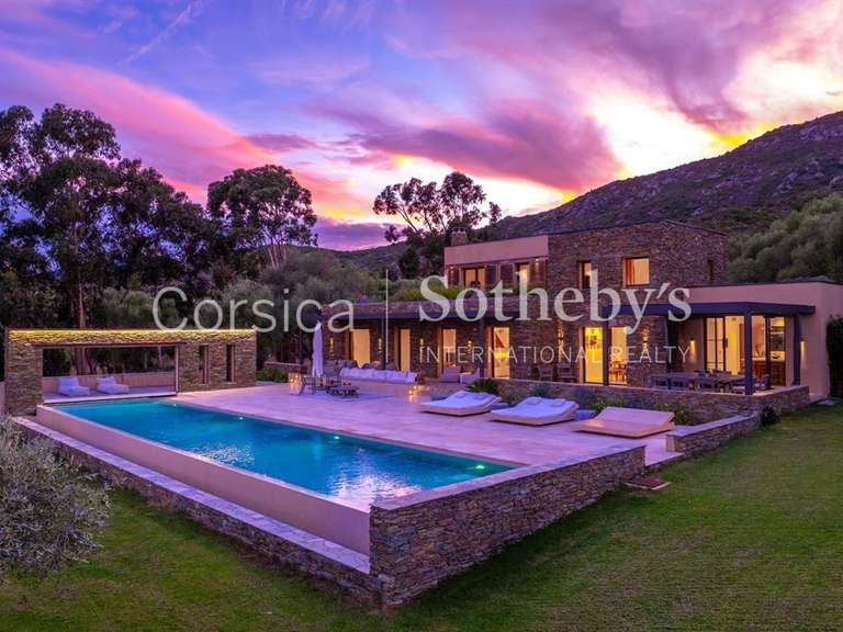 House Saint-Florent - 6 bedrooms - 500m²