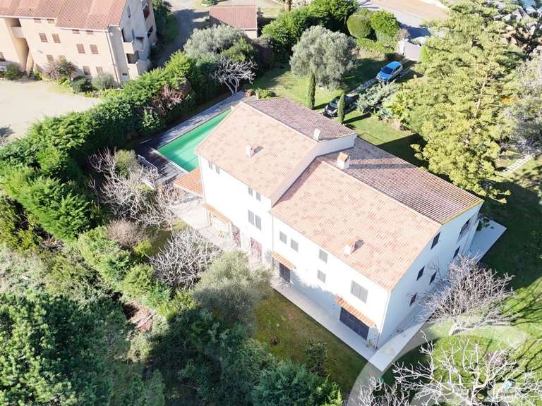 Maison Saint-Florent - 10 chambres - 420m²