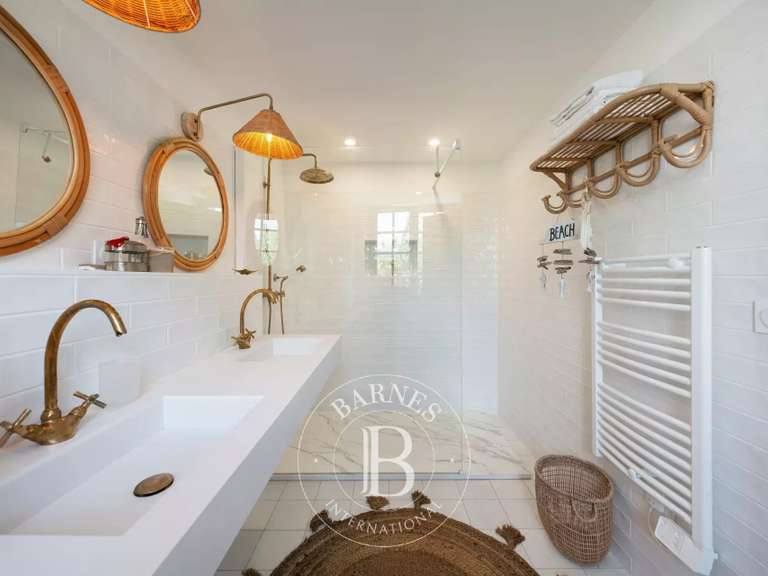 Maison Saint-Florent - 6 chambres - 255m²