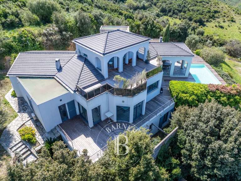 Villa Saint-Florent - 6 chambres - 310m²
