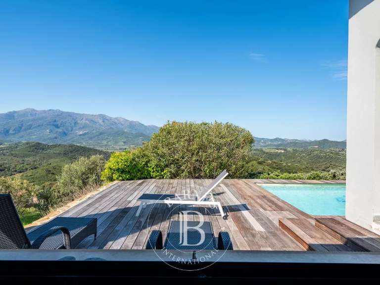 Villa Saint-Florent - 6 chambres - 310m²