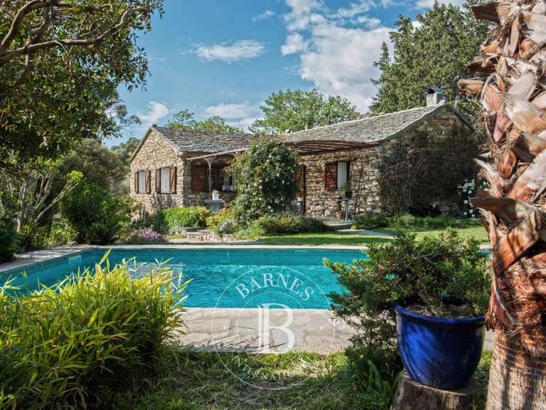 Villa Saint-Florent - 8 chambres - 270m²