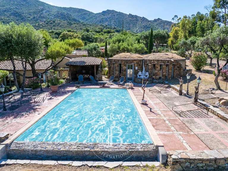 Villa avec Vue sur mer Saint-Florent - 8 chambres - 600m²