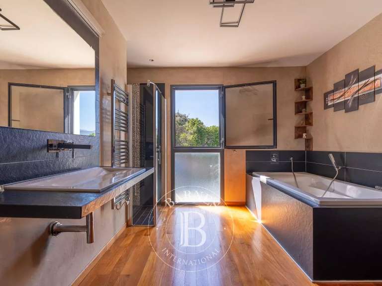 Villa Saint-Florent - 6 chambres - 310m²