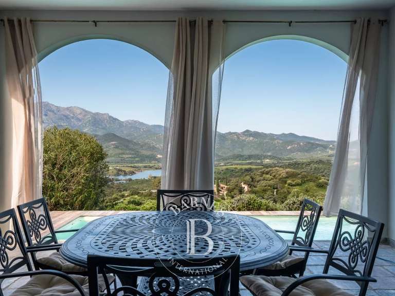Villa Saint-Florent - 6 chambres - 310m²