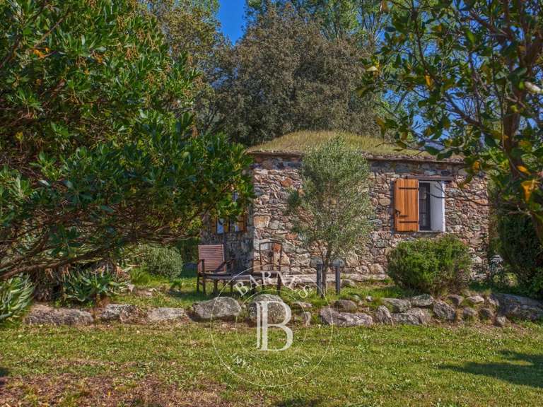 Villa Saint-Florent - 8 chambres - 270m²