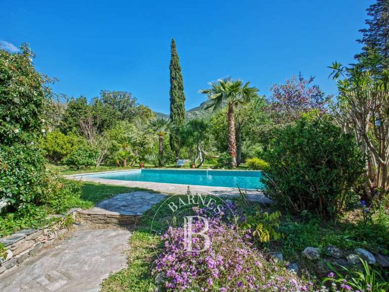 Villa Saint-Florent - 8 chambres - 270m²