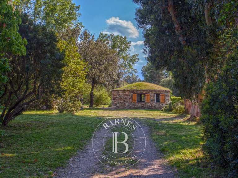 Villa Saint-Florent - 8 chambres - 270m²