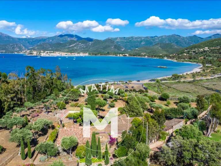 Villa Saint-Florent - 8 chambres - 600m²