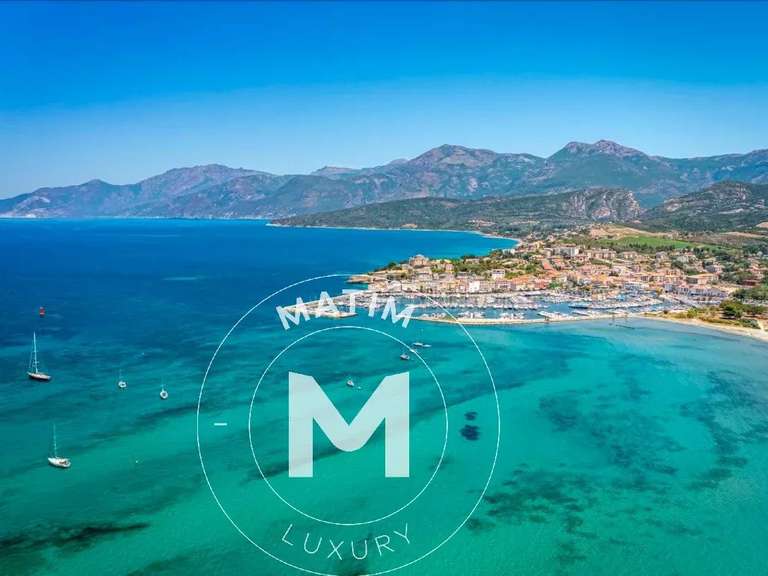 Villa Saint-Florent - 8 chambres - 600m²