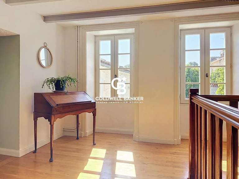 House Saint-Fort-sur-le-Né - 4 bedrooms - 379m²
