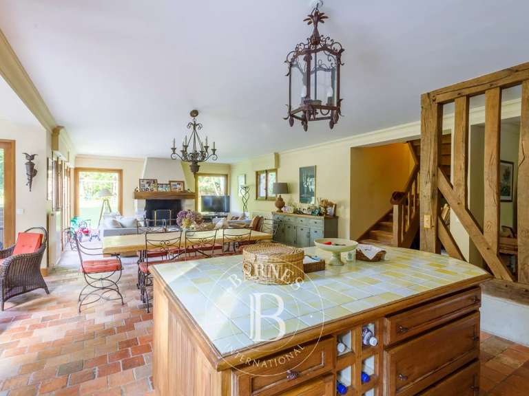 Maison Saint-Gatien-des-Bois - 5 chambres - 240m²