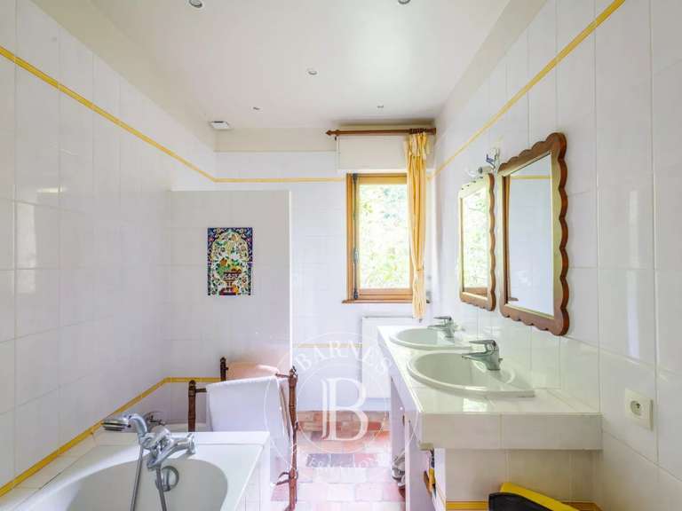 Maison Saint-Gatien-des-Bois - 5 chambres - 240m²