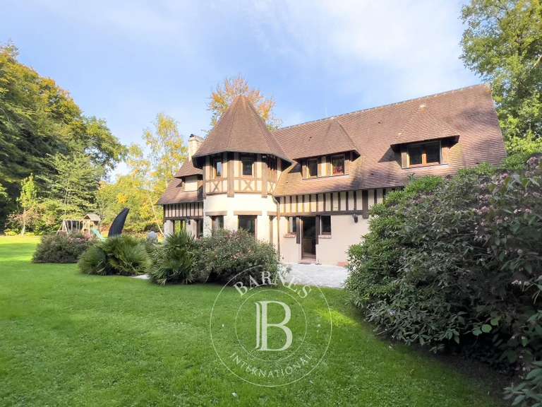 Maison Saint-Gatien-des-Bois - 5 chambres - 240m²
