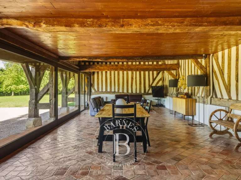 Maison Saint-Gatien-des-Bois - 5 chambres - 300m²