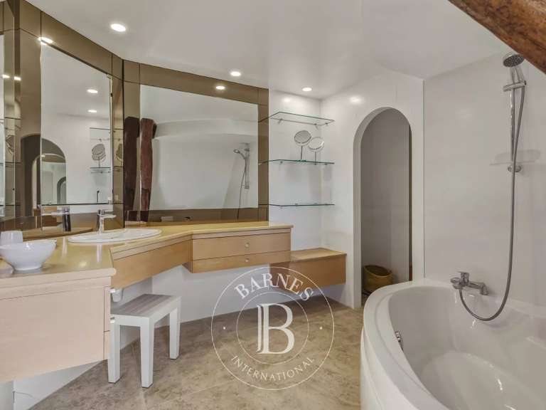 Maison Saint-Gatien-des-Bois - 5 chambres - 300m²