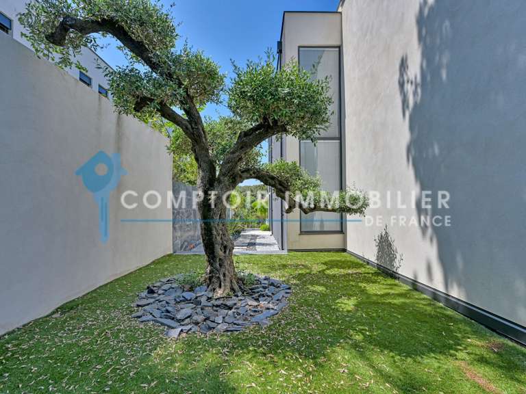 Villa Saint-Gély-du-Fesc - 5 chambres - 230m²