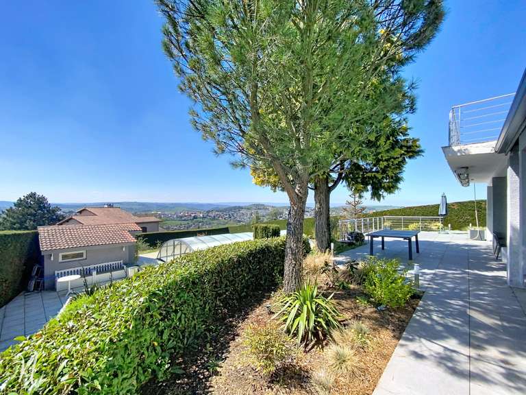 Maison Saint-Genest-Lerpt - 4 chambres - 280m²