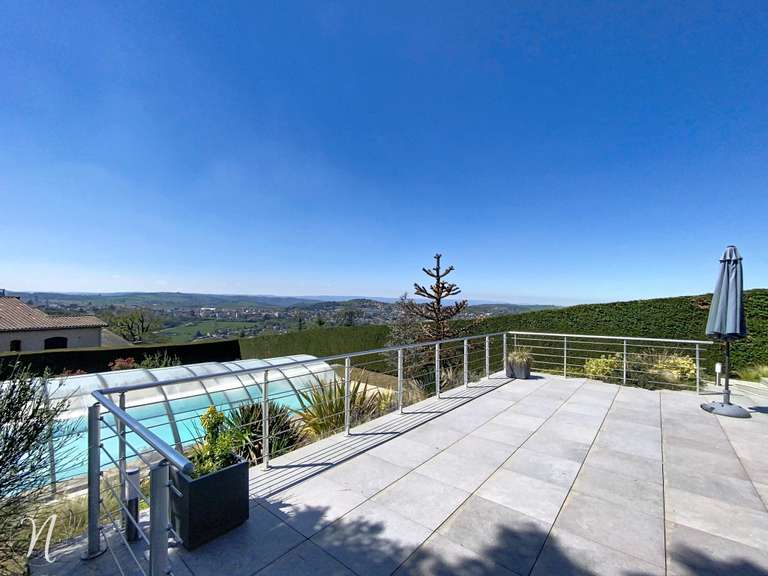 Maison Saint-Genest-Lerpt - 4 chambres - 280m²