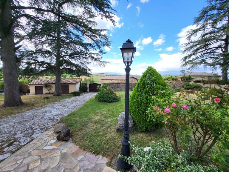 Maison Saint-Genest-Lerpt - 3 chambres - 153m²