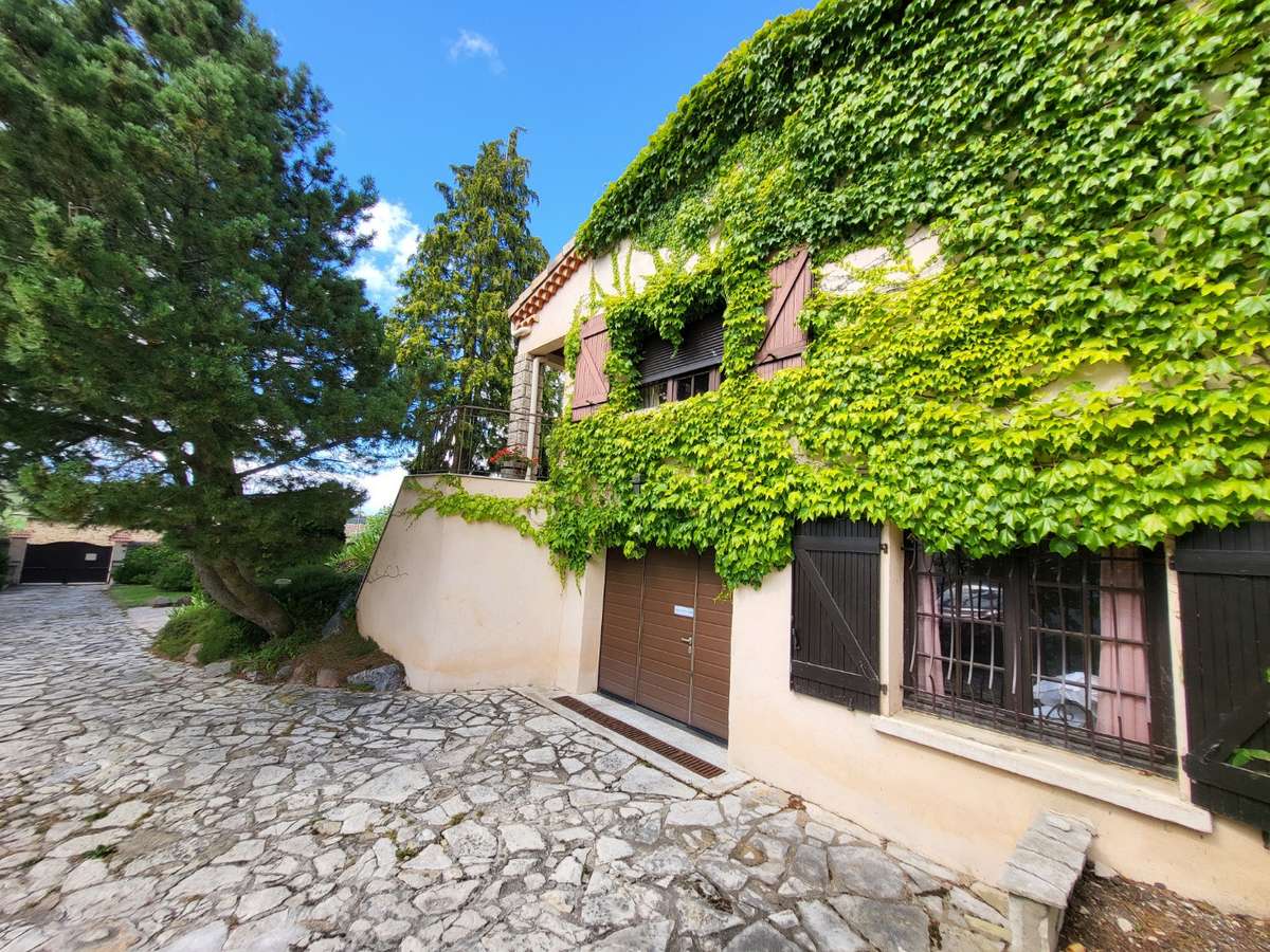 Maison Saint-Genest-Lerpt