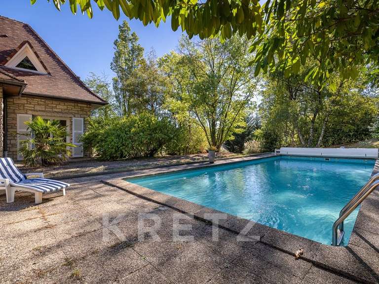 Maison Saint-Genest-Lerpt - 8 chambres - 360m²