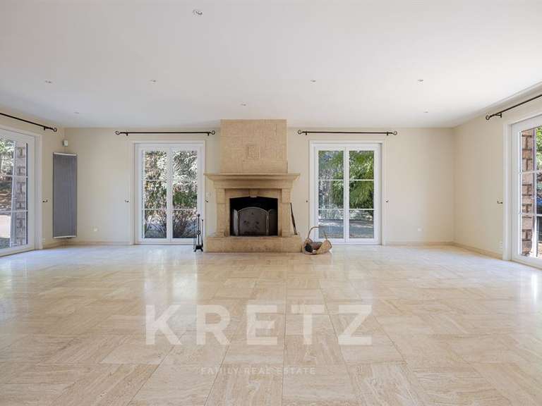 Maison Saint-Genest-Lerpt - 8 chambres - 360m²