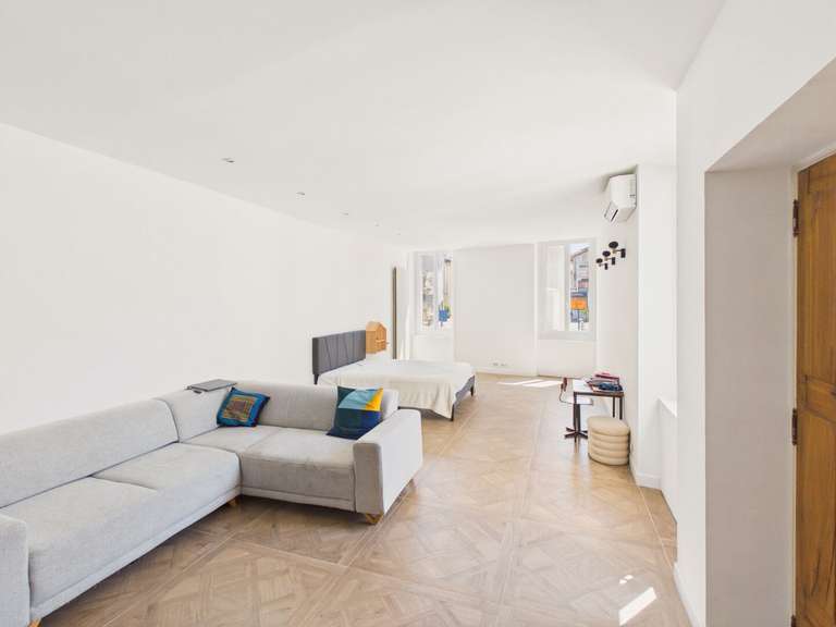 Maison Saint-Geniès-de-Comolas - 6 chambres - 434m²