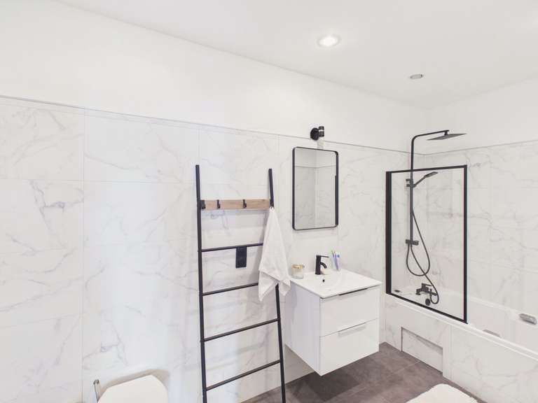 Maison Saint-Geniès-de-Comolas - 6 chambres - 434m²