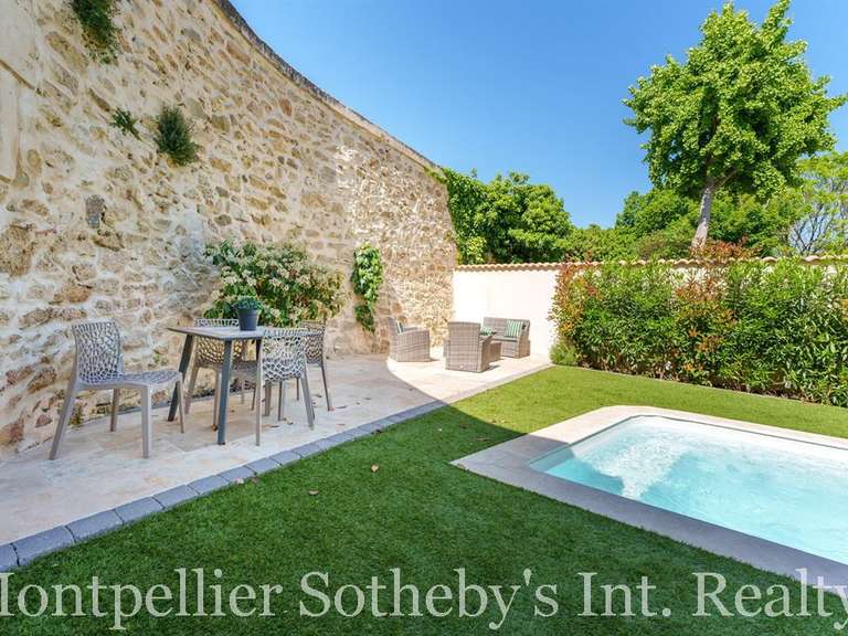 Maison Saint-Geniès-de-Fontedit - 5 chambres - 250m²