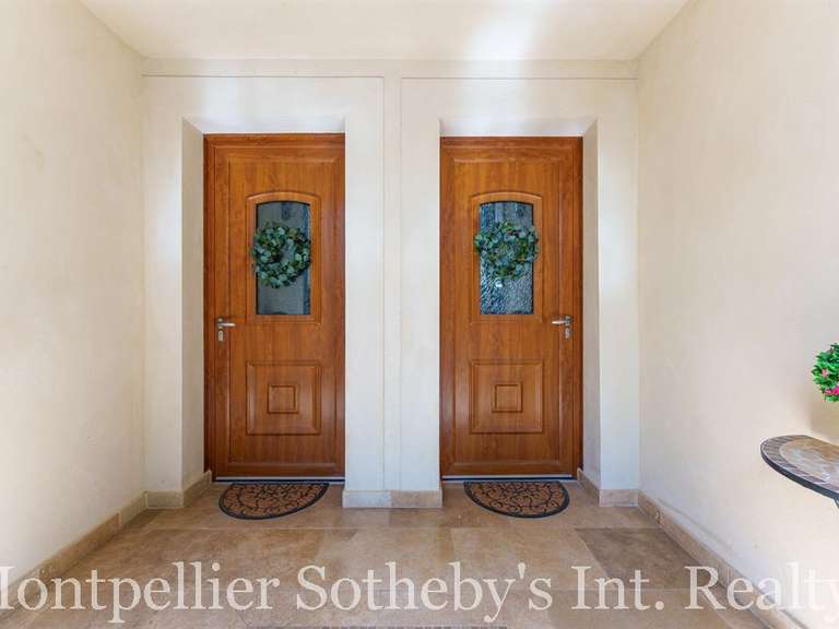 Maison Saint-Geniès-de-Fontedit - 5 chambres - 250m²