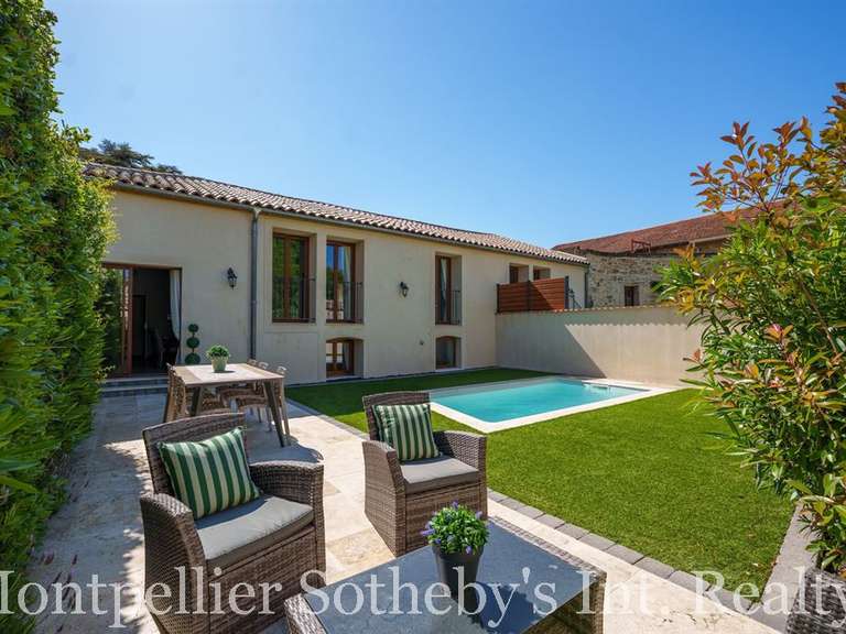 Maison Saint-Geniès-de-Fontedit - 5 chambres - 250m²