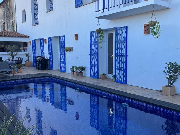 Maison Saint-Génis-des-Fontaines - 3 chambres - 315m²