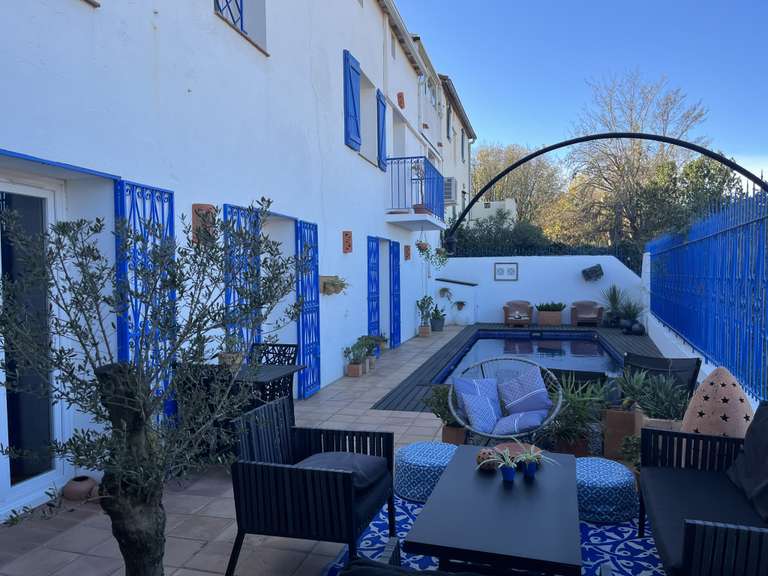 Maison Saint-Génis-des-Fontaines - 3 chambres - 315m²