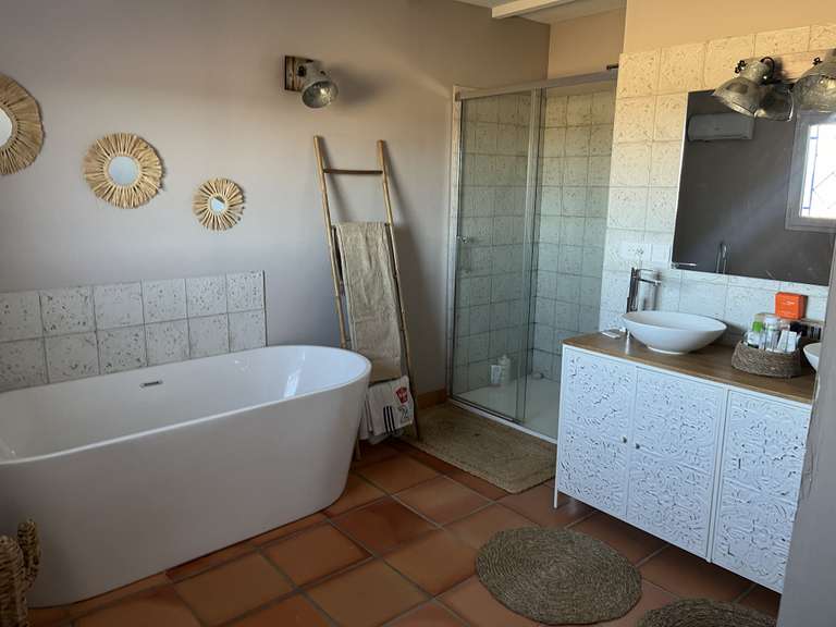 Maison Saint-Génis-des-Fontaines - 3 chambres - 315m²