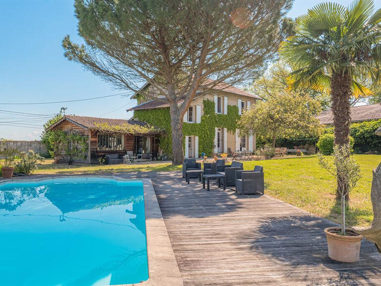 House Saint-Genis-Laval - 5 bedrooms - 250m²