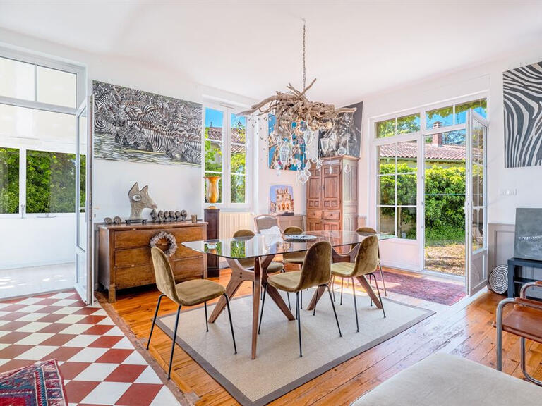 House Saint-Genis-Laval - 5 bedrooms - 250m²
