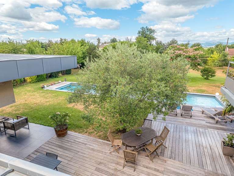 Maison Saint-Genis-Laval - 4 chambres - 246m²