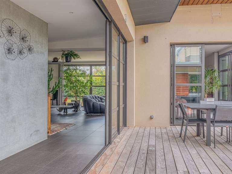 Maison Saint-Genis-Laval - 4 chambres - 246m²