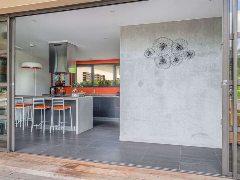 Maison Saint-Genis-Laval - 4 chambres - 246m²