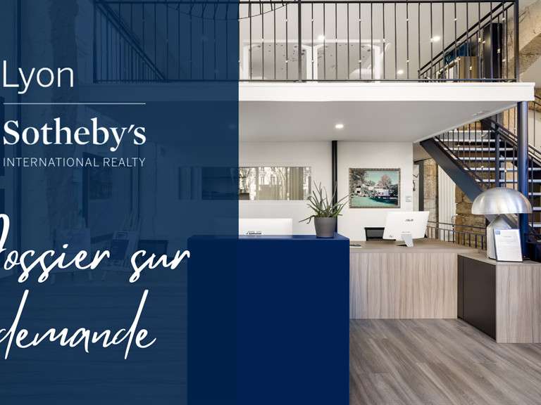 Maison Saint-Genis-Laval - 5 chambres - 420m²