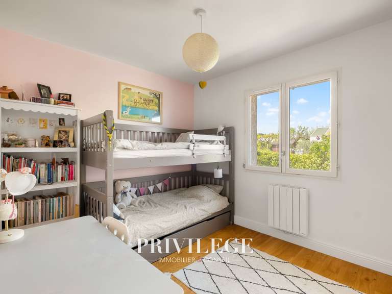 Maison Saint-Genis-les-Ollières - 5 chambres - 173m²