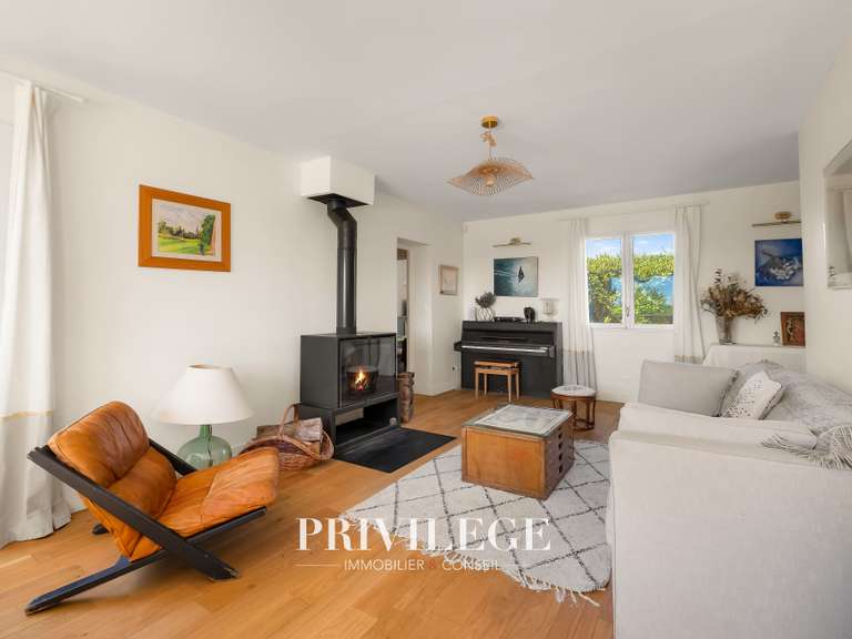 Maison Saint-Genis-les-Ollières - 5 chambres - 173m²