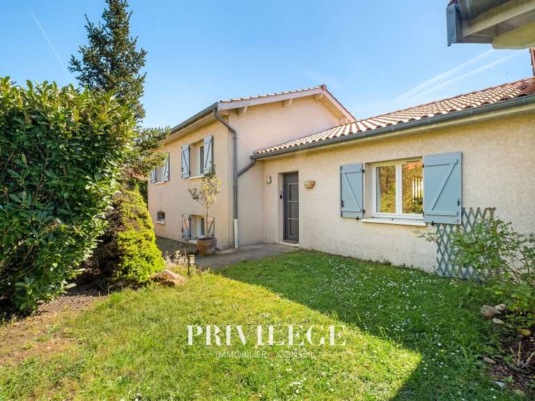 Maison Saint-Genis-les-Ollières - 5 chambres - 173m²