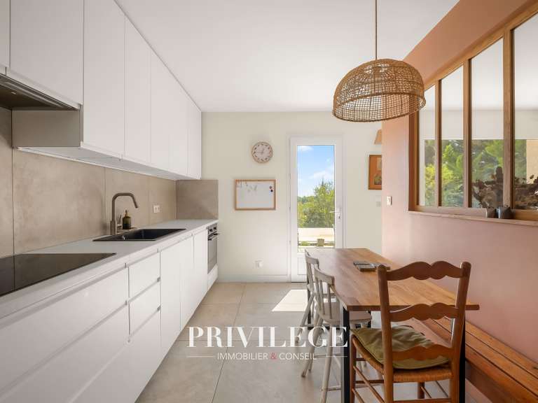 Maison Saint-Genis-les-Ollières - 5 chambres - 173m²